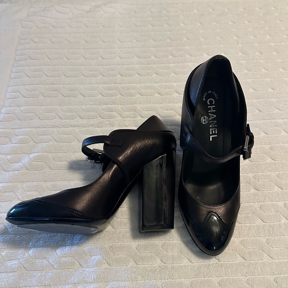 CHANEL heels size 38 - Picture 3 of 9